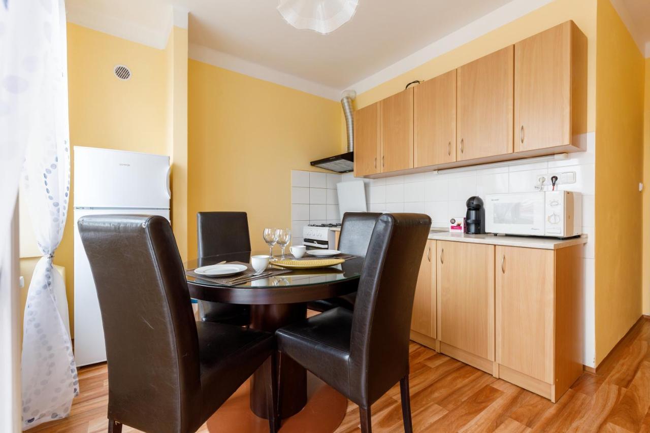 Apartments Tgm 11 Karlovy Vary Luaran gambar