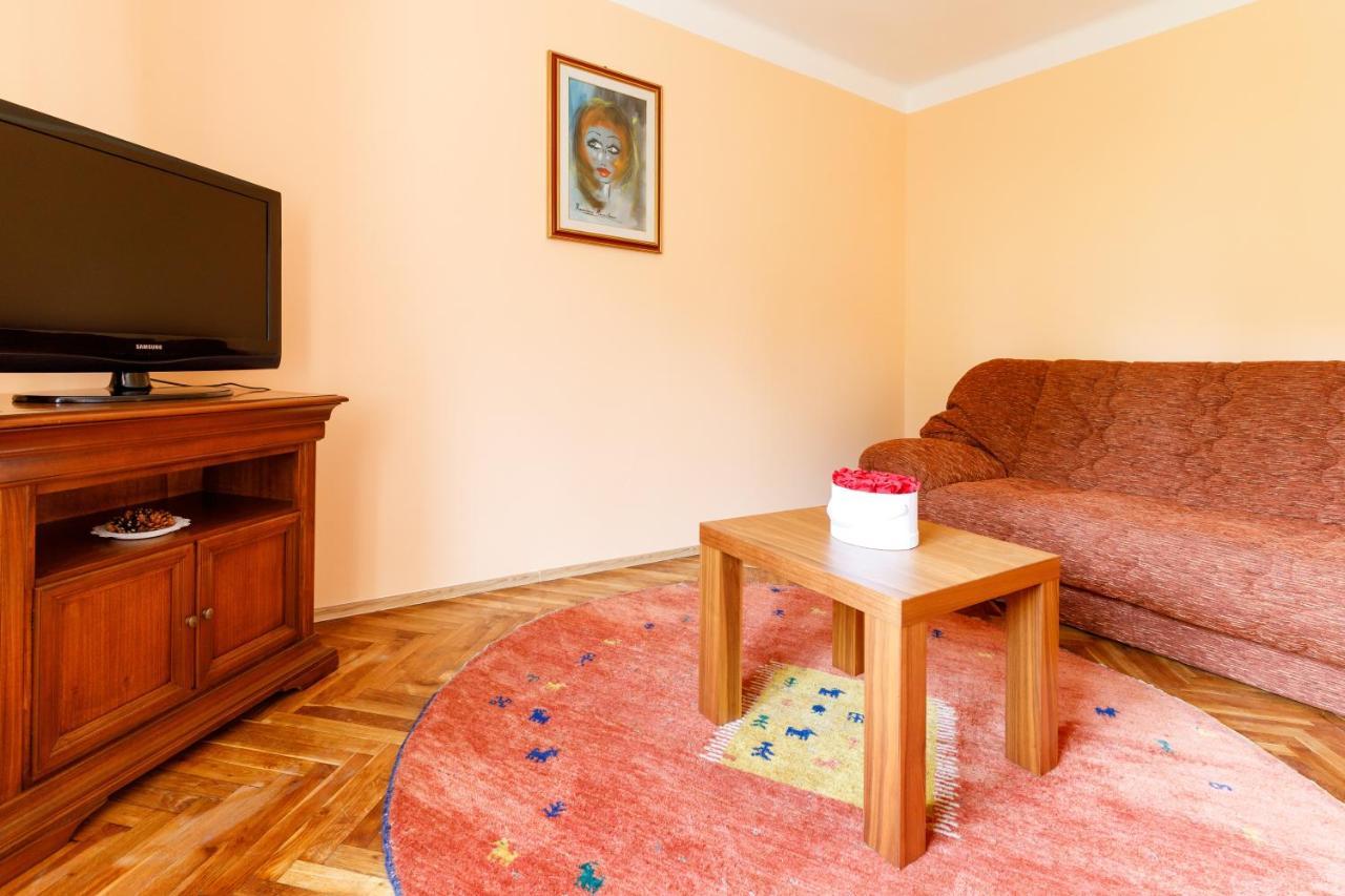 Apartments Tgm 11 Karlovy Vary Luaran gambar