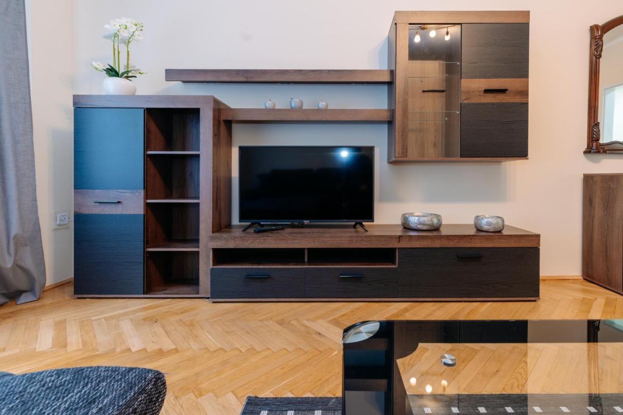 Apartments Tgm 11 Karlovy Vary Luaran gambar