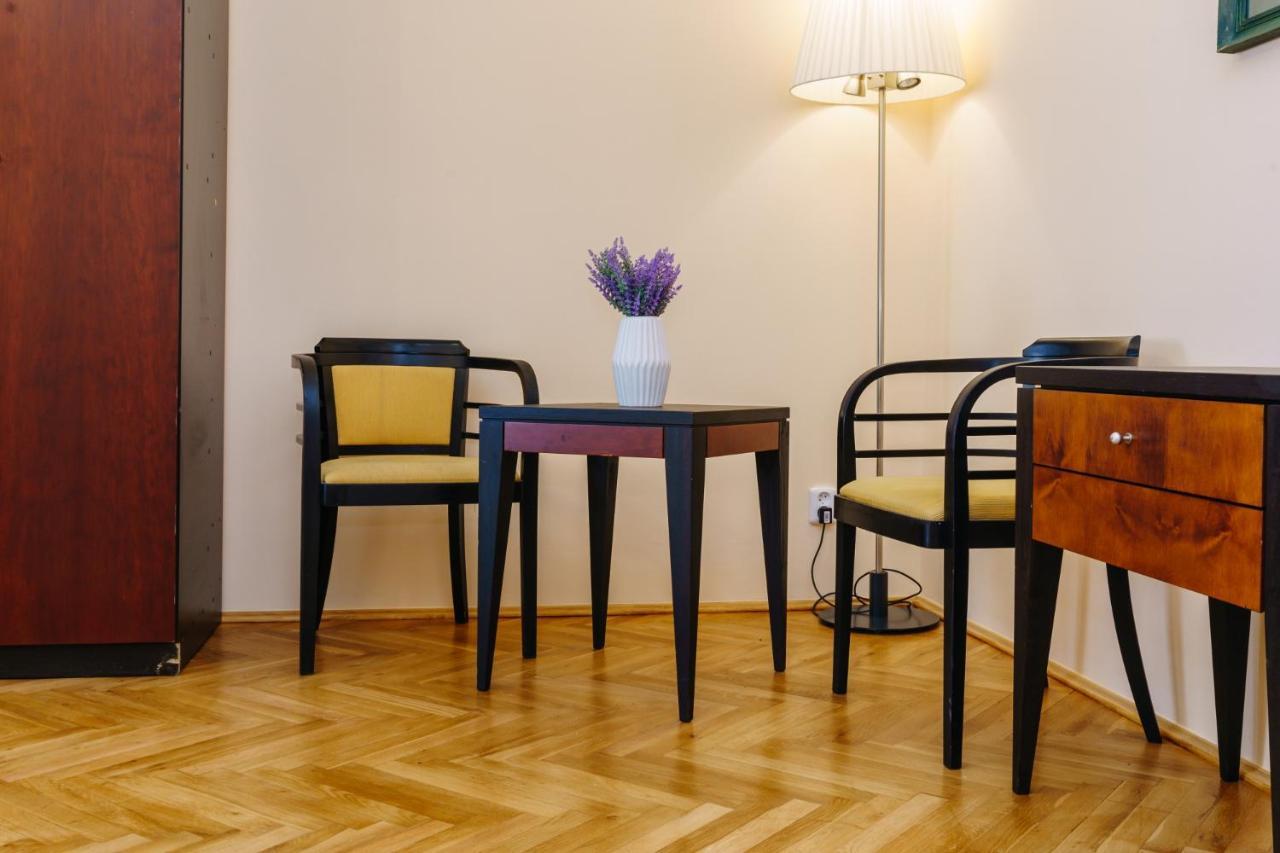Apartments Tgm 11 Karlovy Vary Luaran gambar