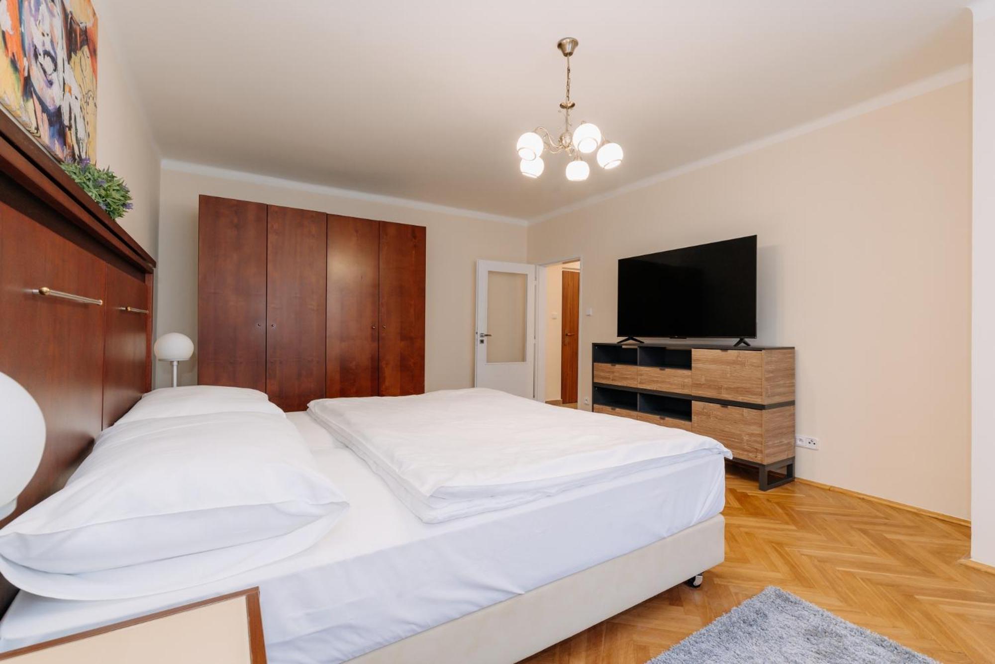 Apartments Tgm 11 Karlovy Vary Luaran gambar