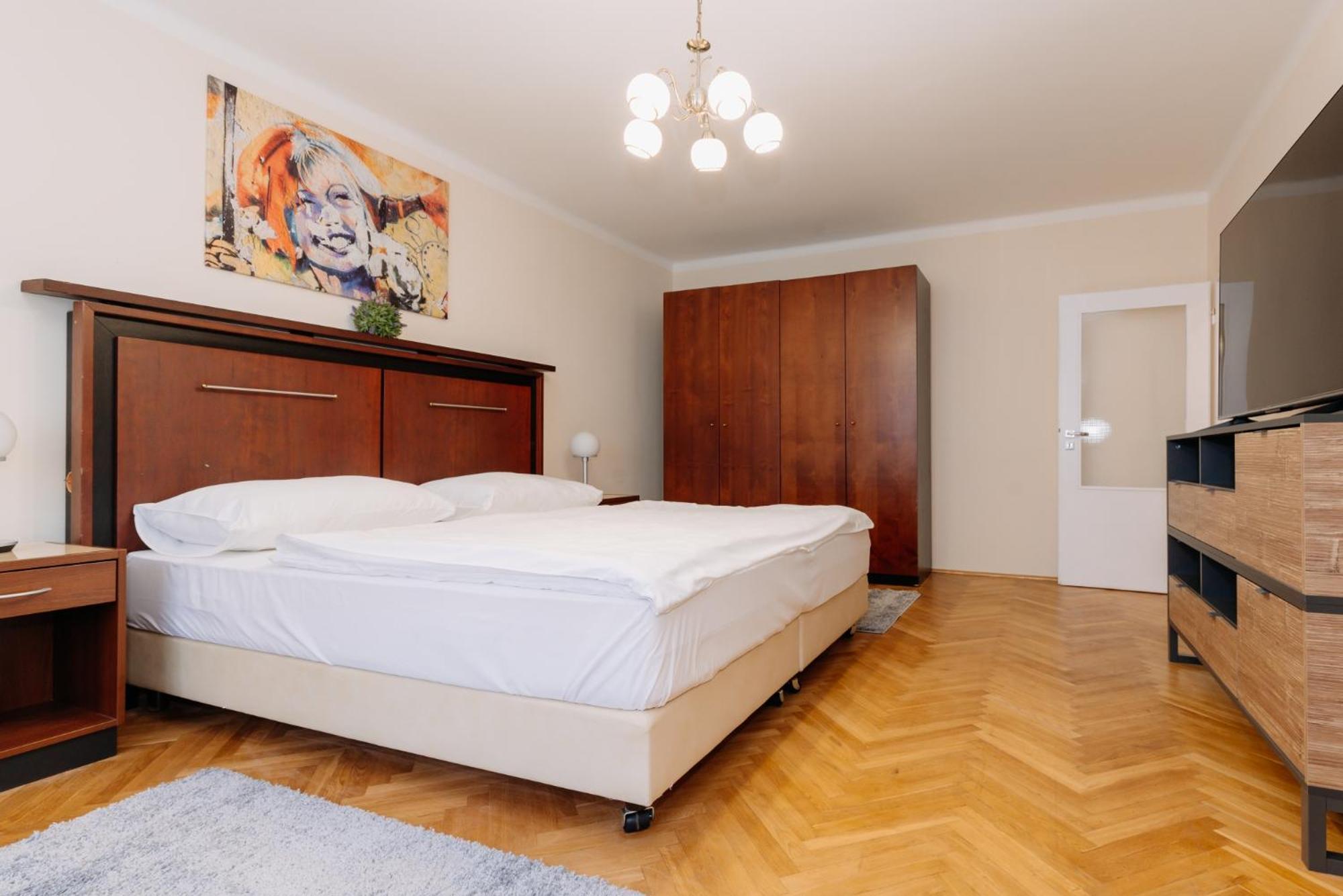 Apartments Tgm 11 Karlovy Vary Luaran gambar