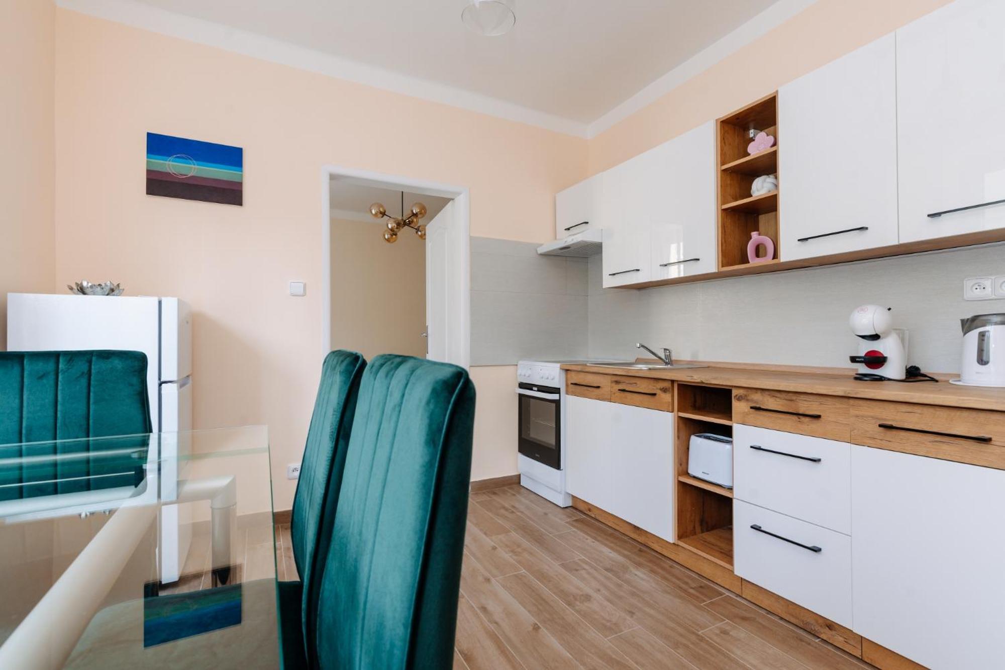 Apartments Tgm 11 Karlovy Vary Luaran gambar