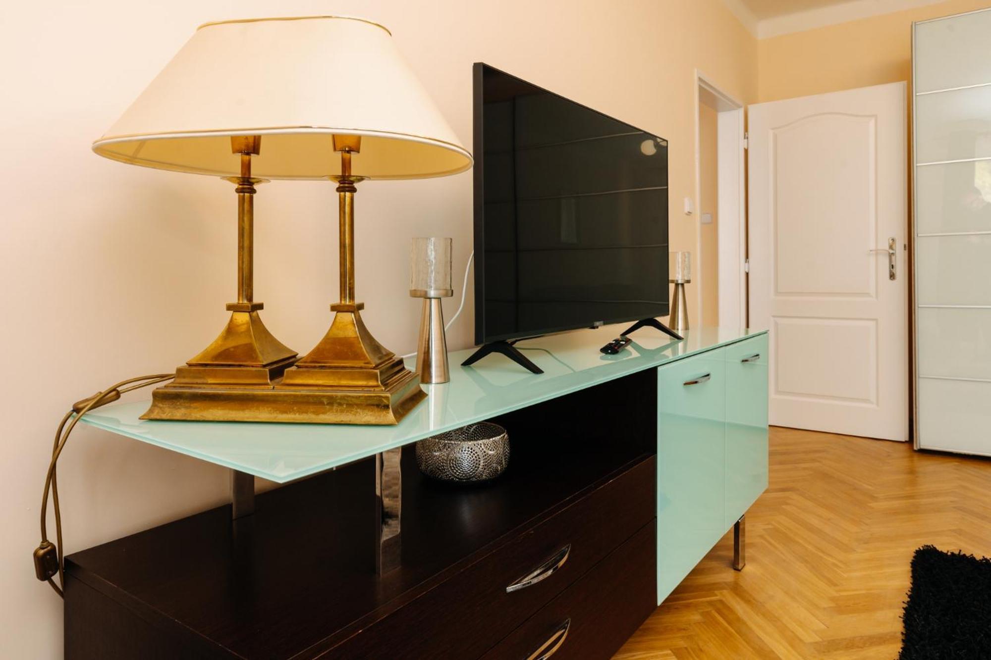 Apartments Tgm 11 Karlovy Vary Luaran gambar