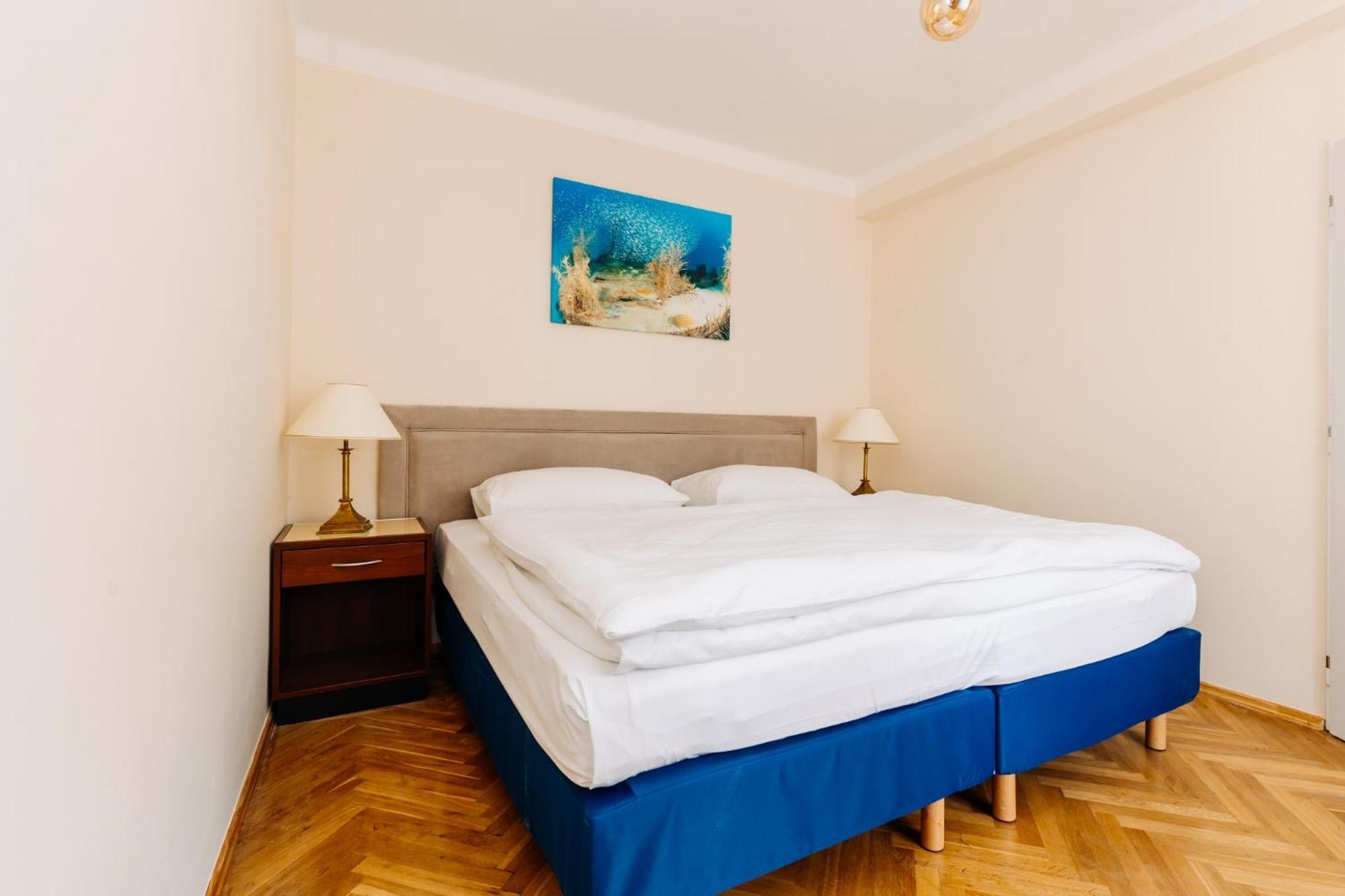 Apartments Tgm 11 Karlovy Vary Luaran gambar