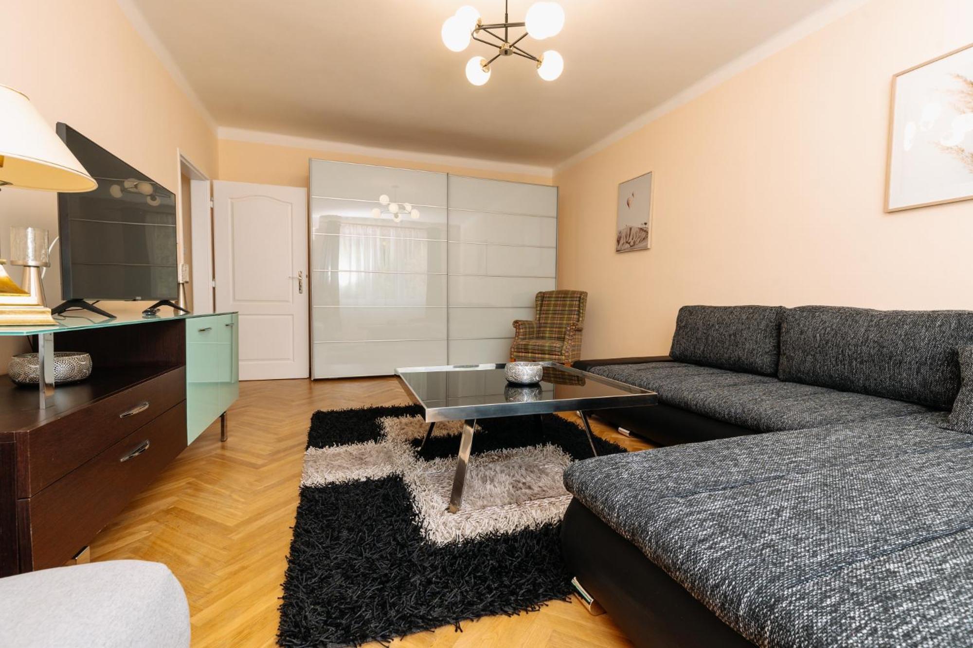 Apartments Tgm 11 Karlovy Vary Luaran gambar