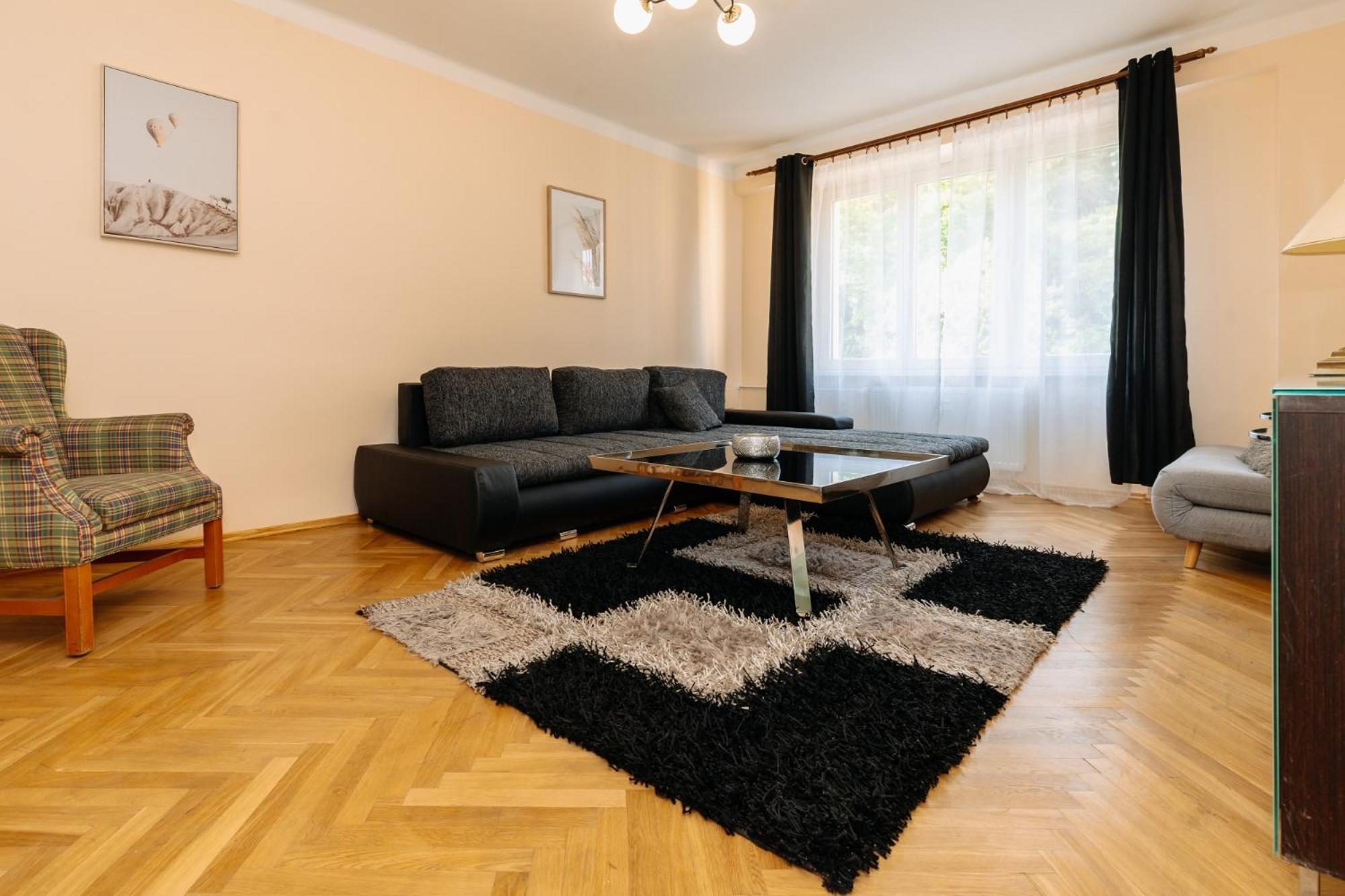 Apartments Tgm 11 Karlovy Vary Luaran gambar
